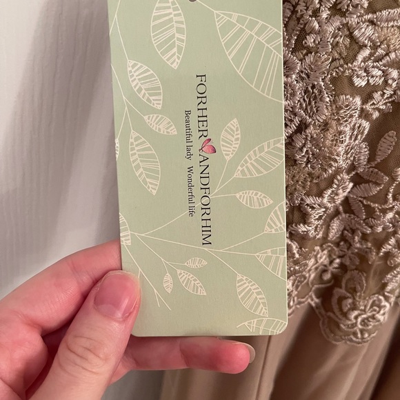 Formal Dress - Picture 5 of 6